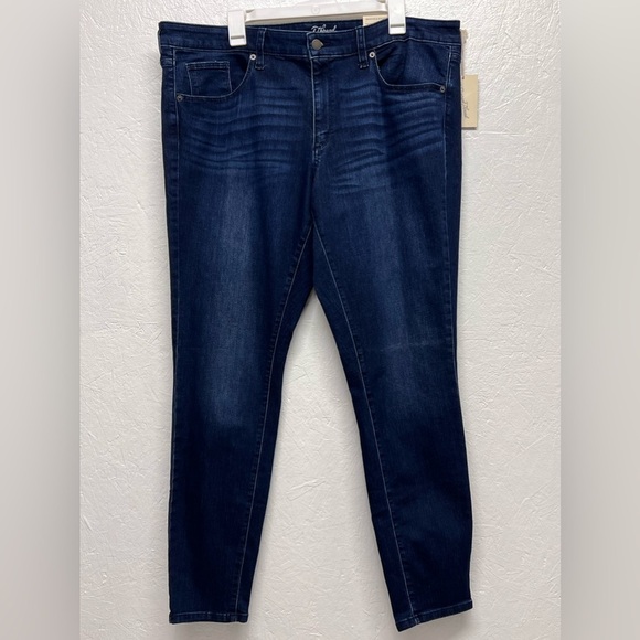 Women's Mid-Rise Skinny Jeans - Universal Thread™ - Dark Denim Wash - 18 - Picture 6 of 10